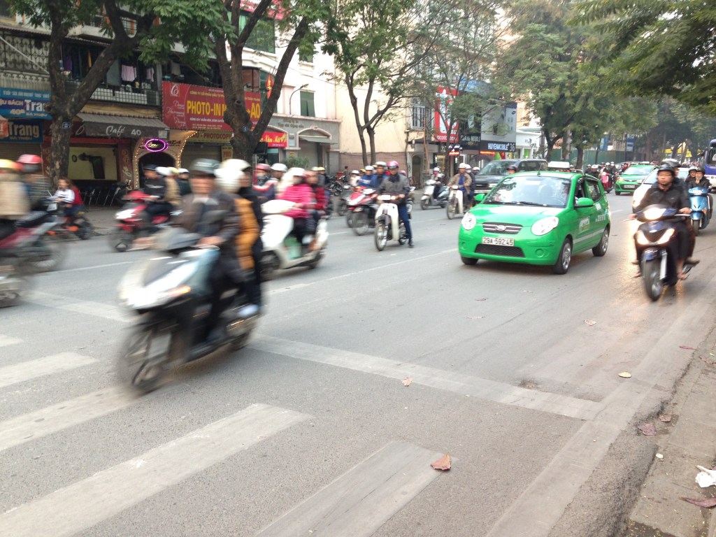 Hanoi, om å danse over&nbsp;veien