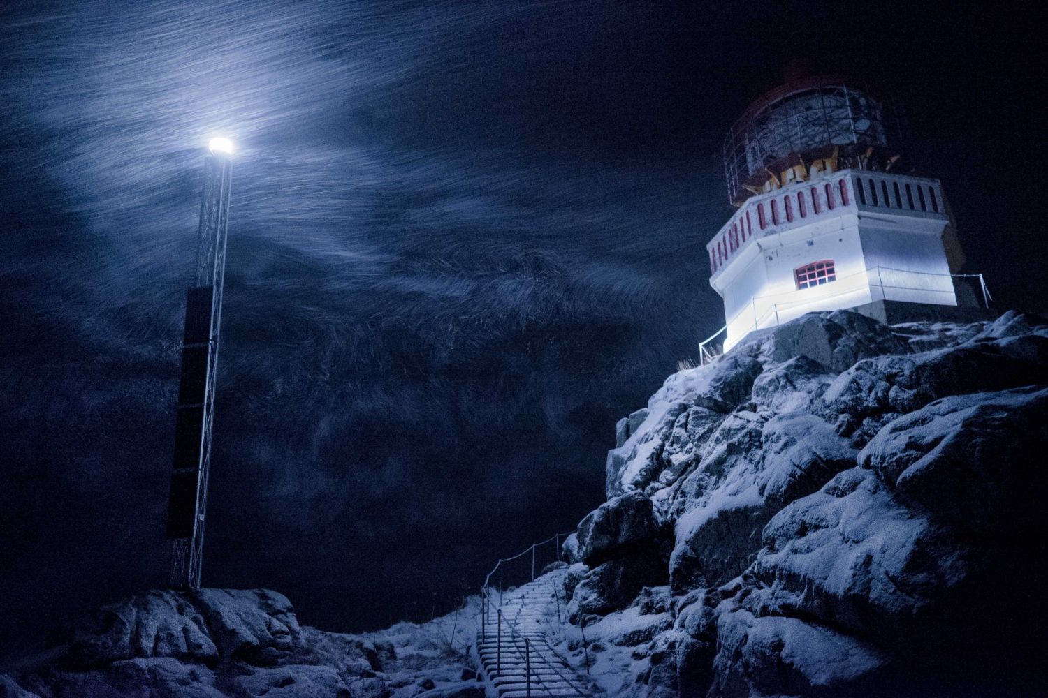 1._Nye_og_gamle_Litloy_fyr_(1)_1500_1000_80